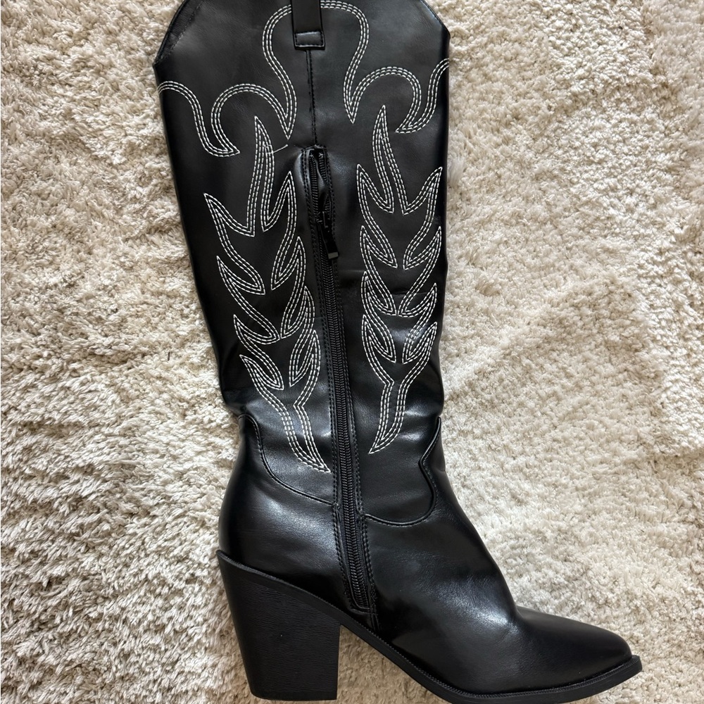 Fashion Nova Black Heeled Boots with White Stitching